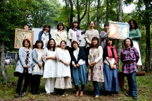 当日儀式のために、お集まりくださいました皆様。衣装を普段着に変えられてます。無事儀式を終えて安心した朗らかな笑顔。お疲れさまでした。